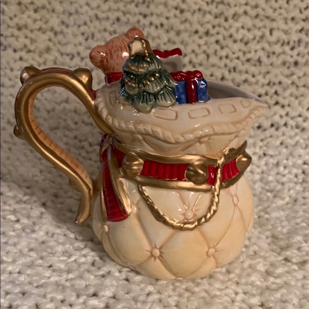 Fitz and Floyd Night Before Christmas creamer.